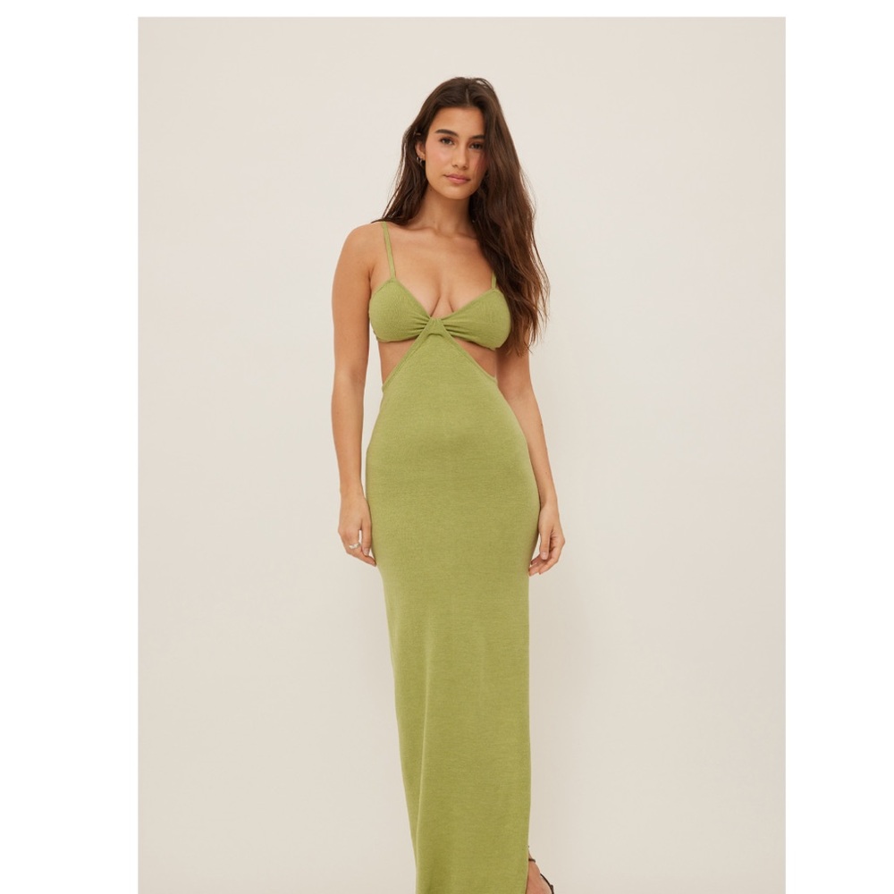 Romee Strijd x NA-KD
Cut Out Knitted Slit Dress  
Size large* new with tags*